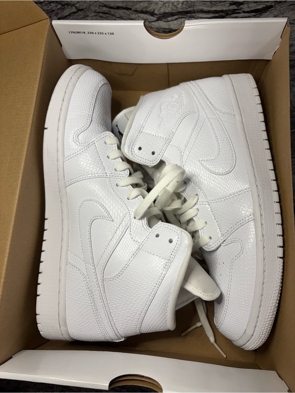 MENS AIR JORDAN 1 MID TRIPLE WHITE SIZE 10 Sneakers - White - Picture 2 of 15